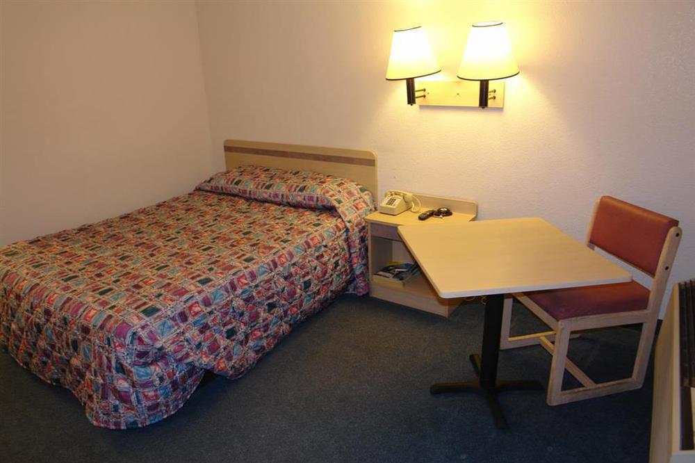 Motel 6-Flagstaff, Az - West - Woodland Village Room photo